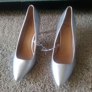 A New Day Pumps Silver size 10W